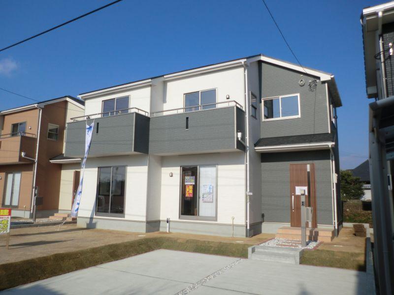 Local appearance photo. Building 3