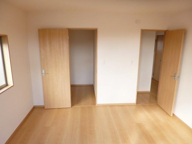 Receipt. Walk-in closet