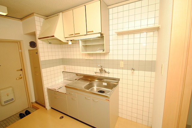 Kitchen. Same properties similar photos