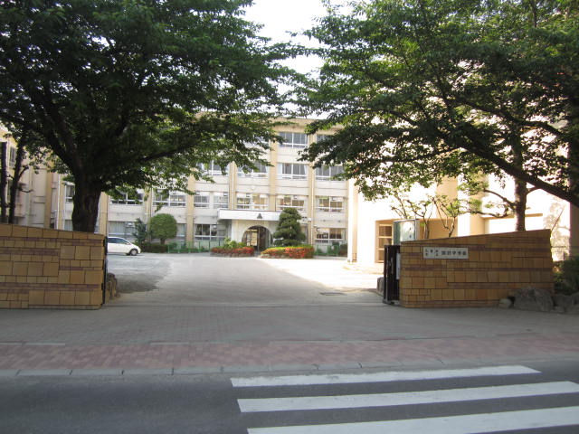 Junior high school. 1523m to Kurume Municipal Suwa junior high school (junior high school)