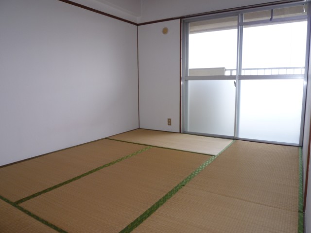 Other room space. East of the Japanese-style room