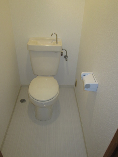 Toilet. Kurume south 5LDK ※ Indoor photo becomes of 701 No. reference photograph or