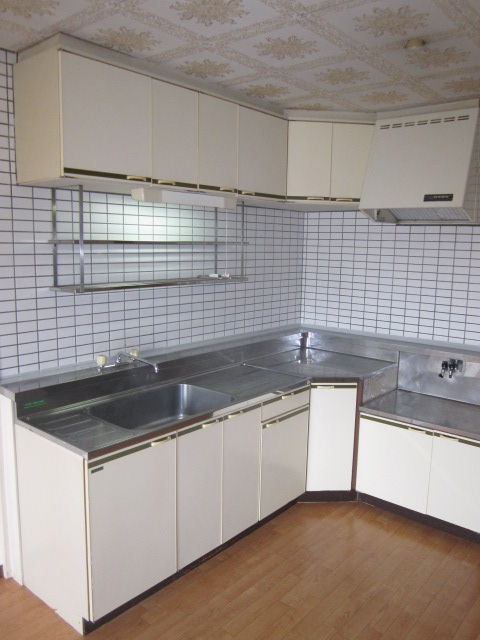 Kitchen. Kurume south 5LDK ※ Indoor photo becomes of 701 No. reference photograph or