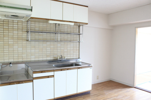 Kitchen. Spacious kitchen ☆ 