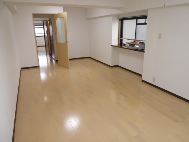 Other room space. Flooring was re-covered Mashi