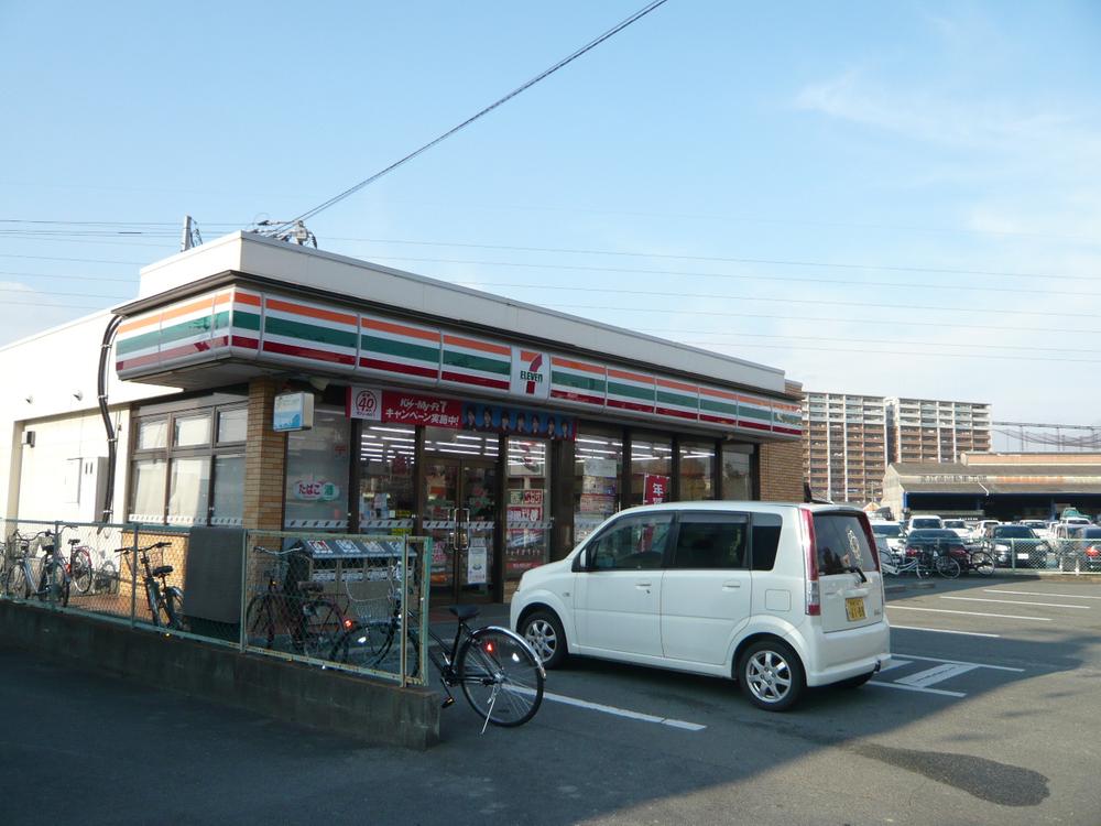 Convenience store. Seven-Eleven 183m to Kurume Noda shop