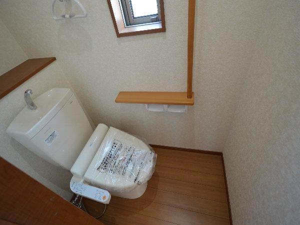 Toilet. Since the photo will be the same type type, Please see as your reference.