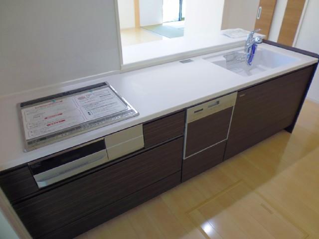 Kitchen. It is a similar property in the same construction company