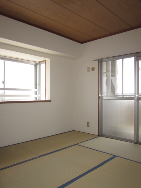 Living and room. Kurume south 5LDK ※ Indoor photo becomes of 701 No. reference photograph or