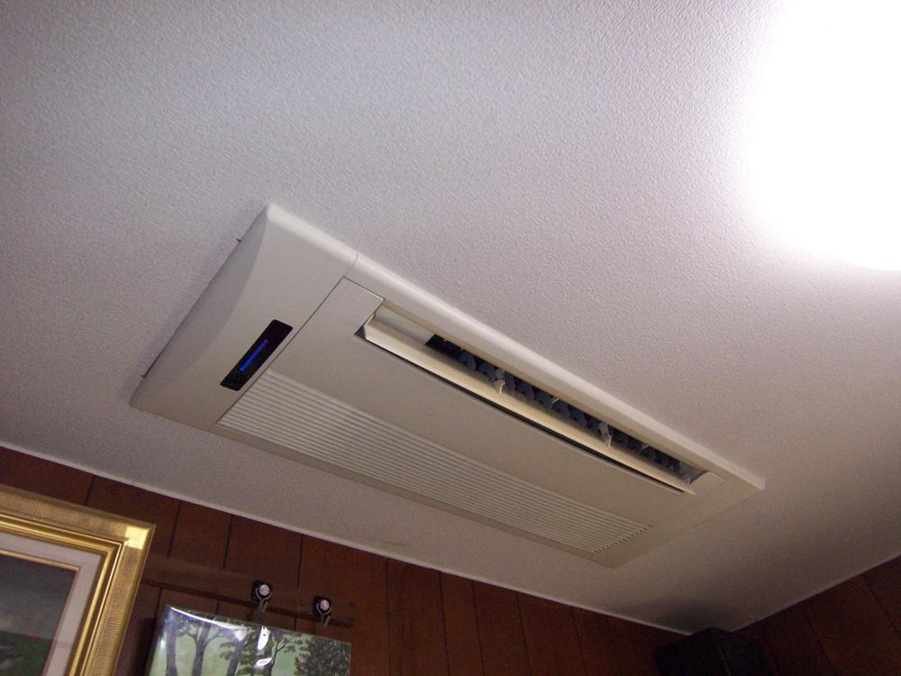 Other Equipment. Built-in air conditioning