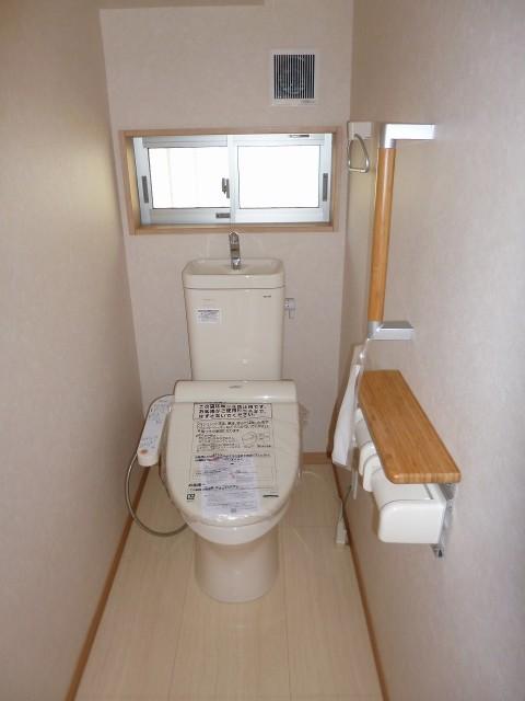 Toilet. 1F restroom
