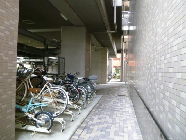 Living. Bicycle-parking space