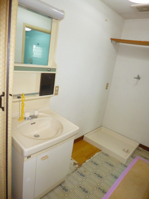 Other room space. bathroom!