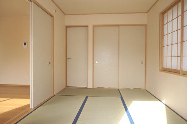 Same specifications photos (Other introspection). (Building 2) same specification