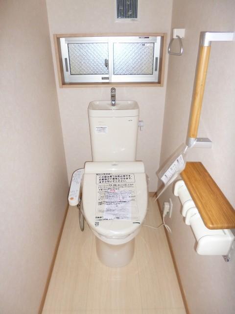 Toilet. 1F restroom
