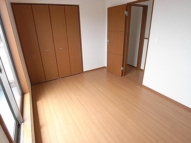 Non-living room. The photograph is a property of the same manufacturer and construction