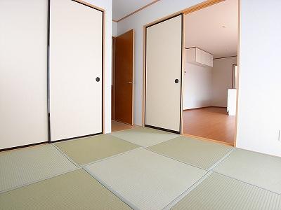 Same specifications photos (Other introspection). Japanese-style room in the next door of the living room is 5 tatami.