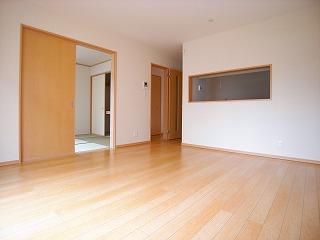 Living.  ※ The photograph is a property of the same manufacturer and construction.