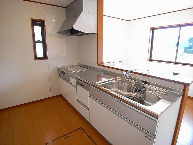 Kitchen. ※ The photograph is a property of the same manufacturer and construction.
