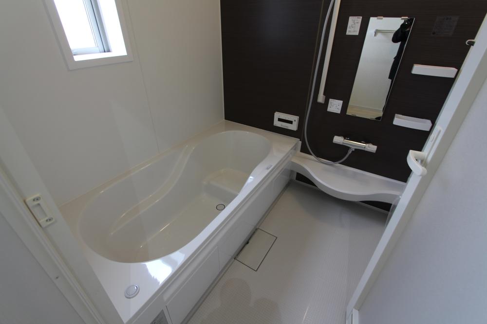 Other Equipment. Bathroom Dryer ・ Also equipped with heating