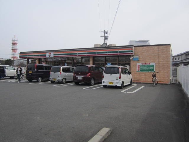 Convenience store. Seven-Eleven Kurume Tsubukuhon the town store (convenience store) up to 1026m