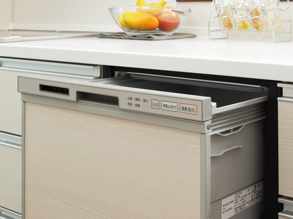 Kitchen.  [Dishwasher] So it is installed a dishwasher of the sink under the diagonal, As it is the standing position even when you set the dishes. You can set the dishes in a comfortable position. further, Worry of water anyone does not have that floor is dirty without.