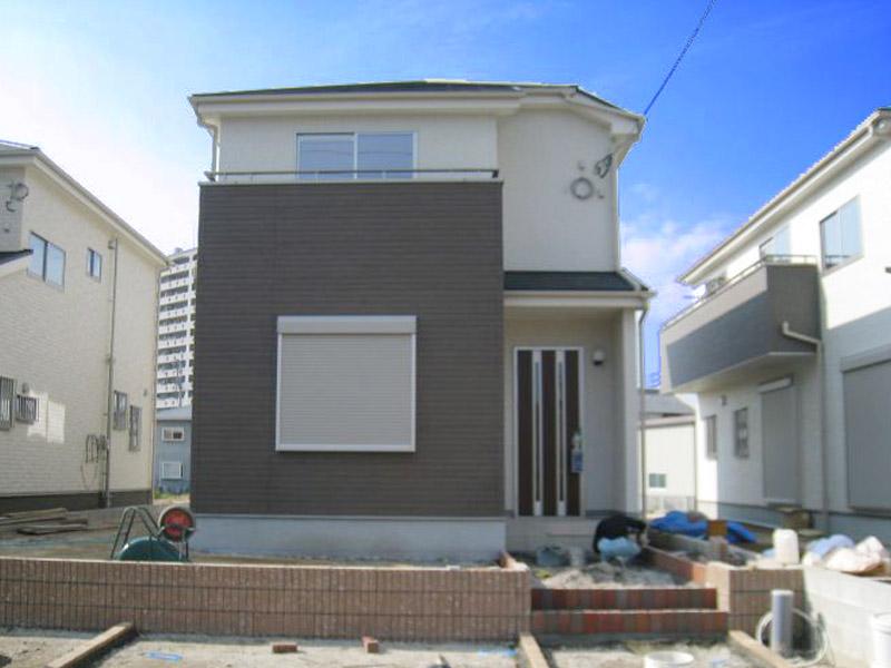 Local appearance photo. Building 3