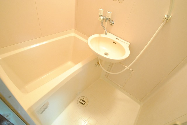 Bath. Isomorphic Property Image Photos