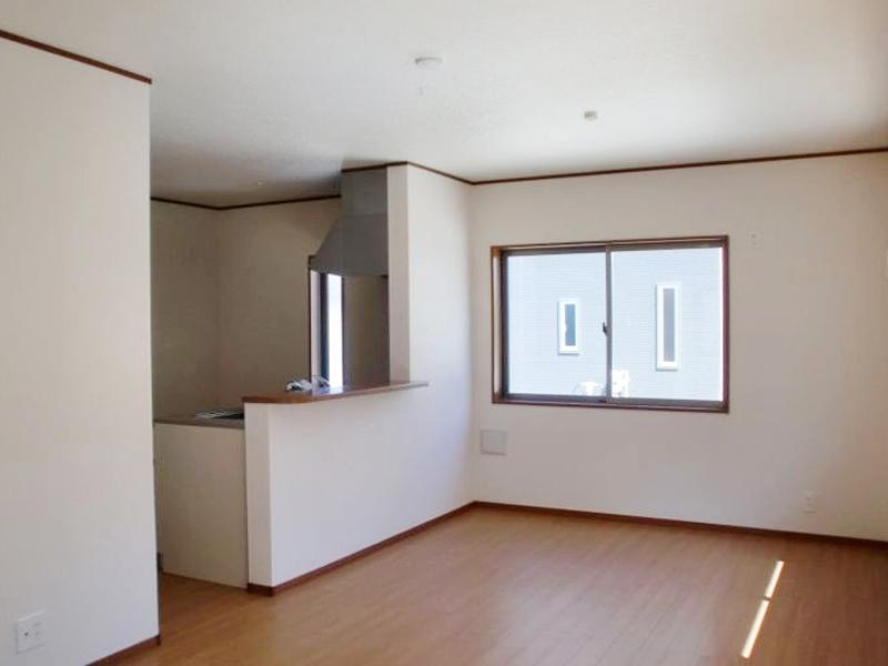 Living. Building 2 Introspection (Since the photo will be the same type type, Please see as your reference. )