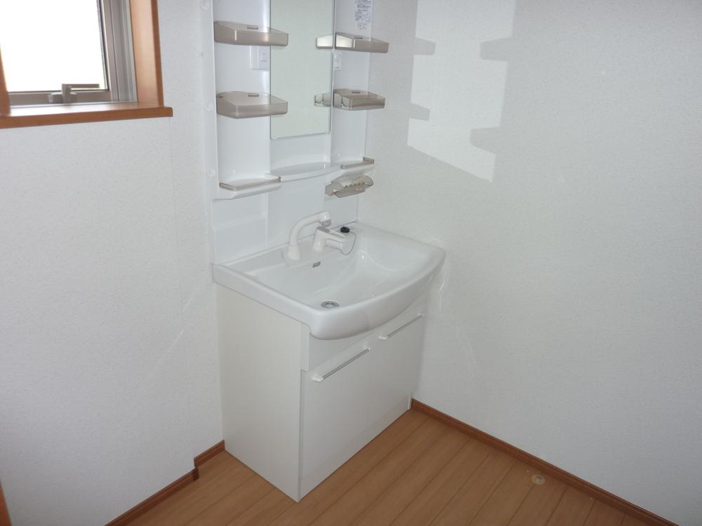 Wash basin, toilet. Same specifications