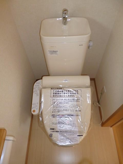 Toilet. 1F restroom