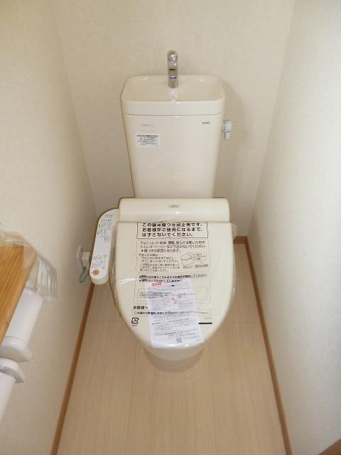 Other introspection. 2F restroom