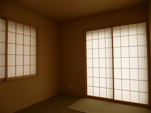 Non-living room. Indoor (12 May 2013) Shooting