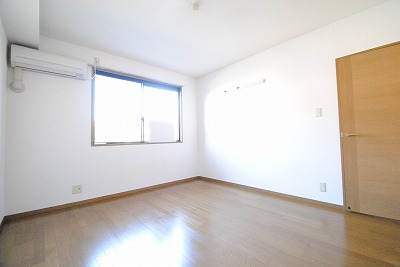 Living and room. Same property Image Photos