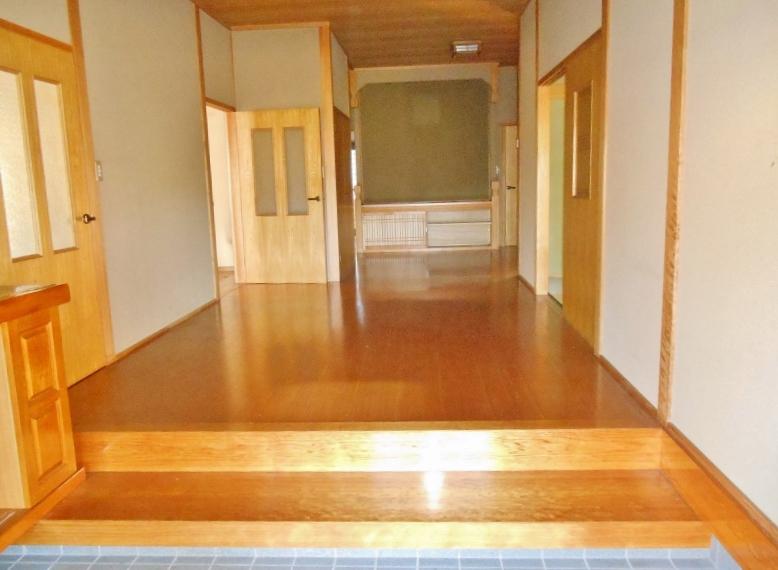 Entrance. Interior