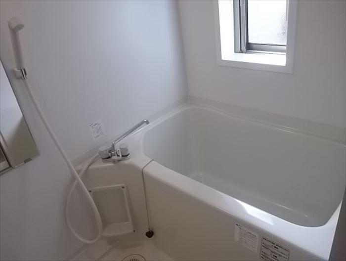 Bathroom. 2F easy-to-use bath