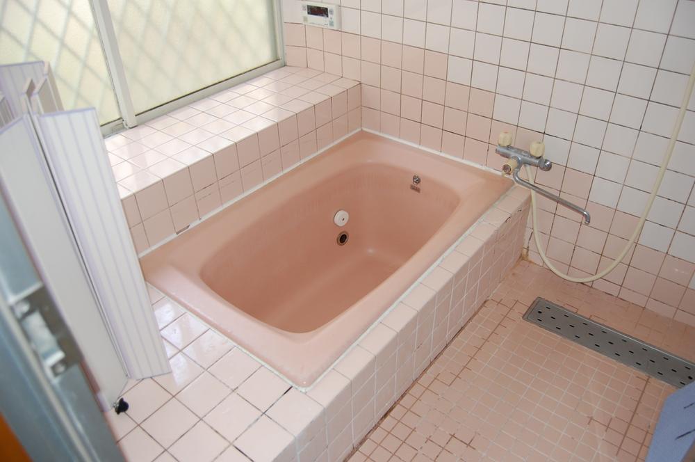Bathroom. Indoor (February 2012) Shooting