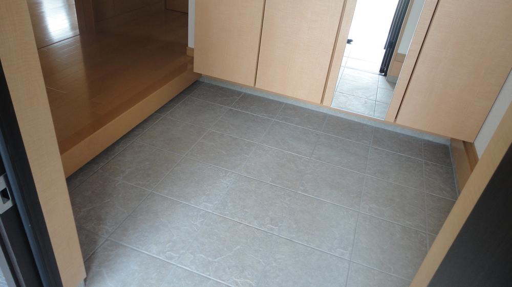 Entrance. Entrance Doma