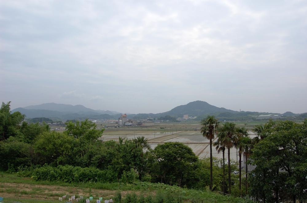 View photos from the dwelling unit. View from the site (June 2012) shooting