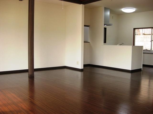 Living. Flooring was also new. 
