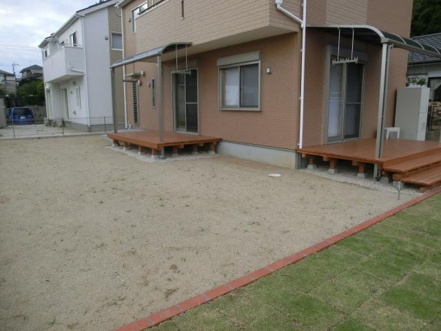 Garden. Garden (living side)