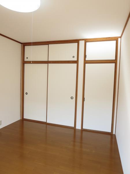 Non-living room. wall ・ Ceiling Cross ・ YukaChokawa