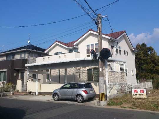 Local appearance photo. ~ Appearance (south side) ~