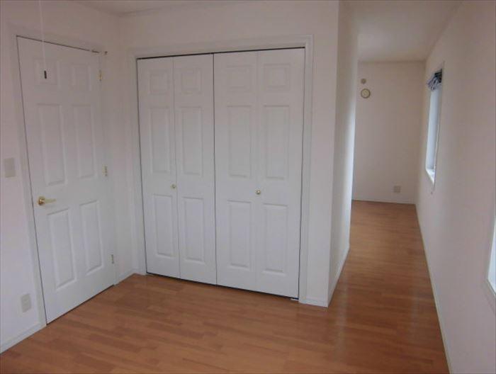 Non-living room. Closet with two Kaiyoshitsu