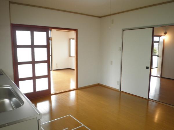 Other introspection. The dining, There is also under-floor storage.  Re-covered floor ・ ceiling ・ It was re-covered wall cross. 