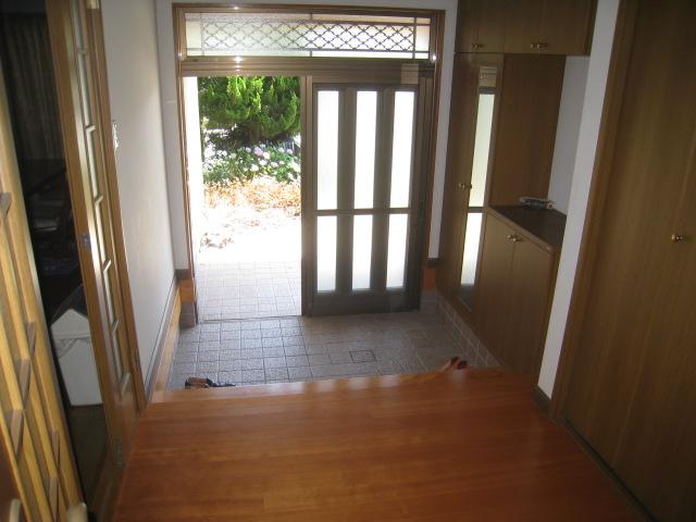 Entrance. Outbuilding Heike