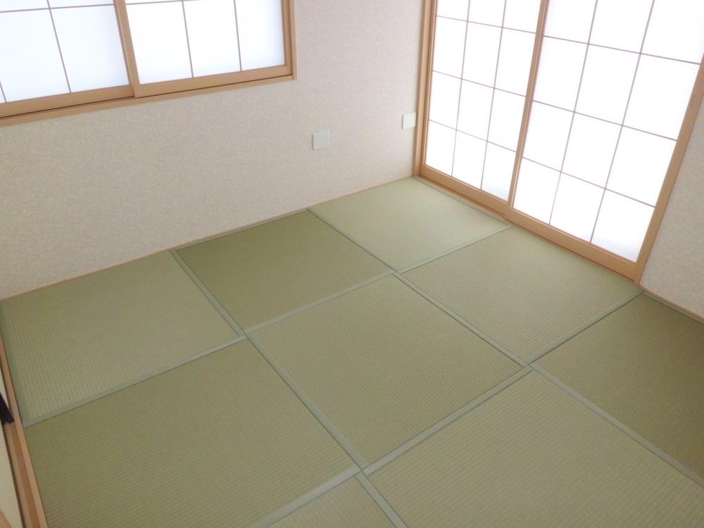 Non-living room. Independent Japanese-style room