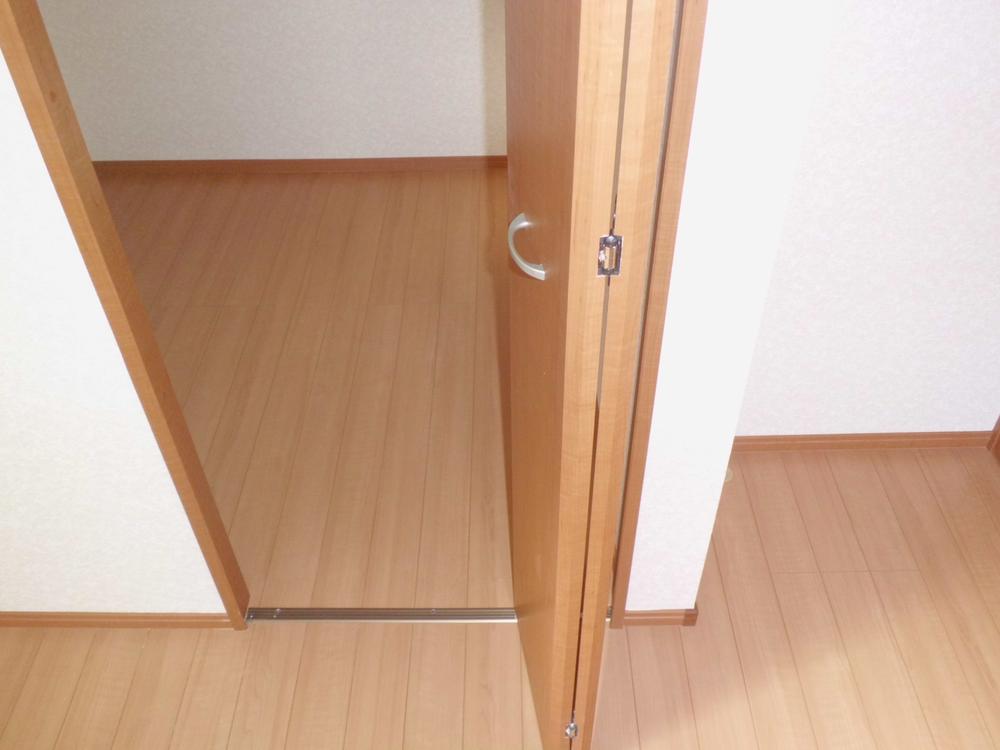 Receipt. Walk-in closet