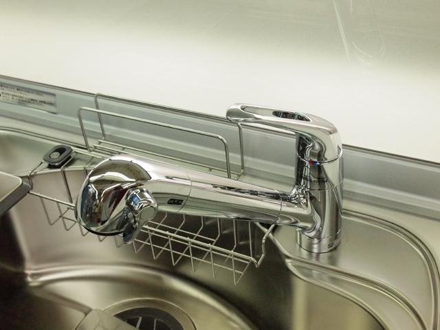 Kitchen. Faucet is equipped with all-in-one type of water purifier!