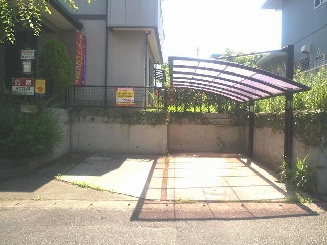 Parking lot